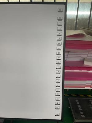 البيع بالجملة من المصنع توافق عالي لوحة بيضاء تفاعلية IBoard للتعليم في الفصول الدراسية زاوية رؤية واسعة لوحة بيضاء إلكترونية تفاعلية