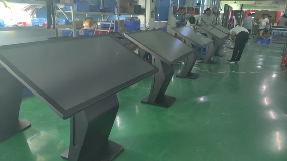 Iboard Factory Direct CE FCC LED Kiosk Display التفاعلي القائم على الأرضية K Style الإشارات الرقمية نظام النوافذ للإعلانات التجارية